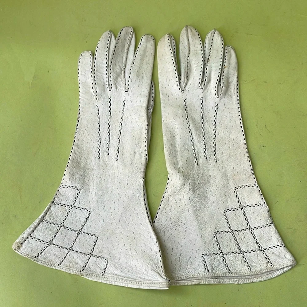 Vintage cream long leather gloves